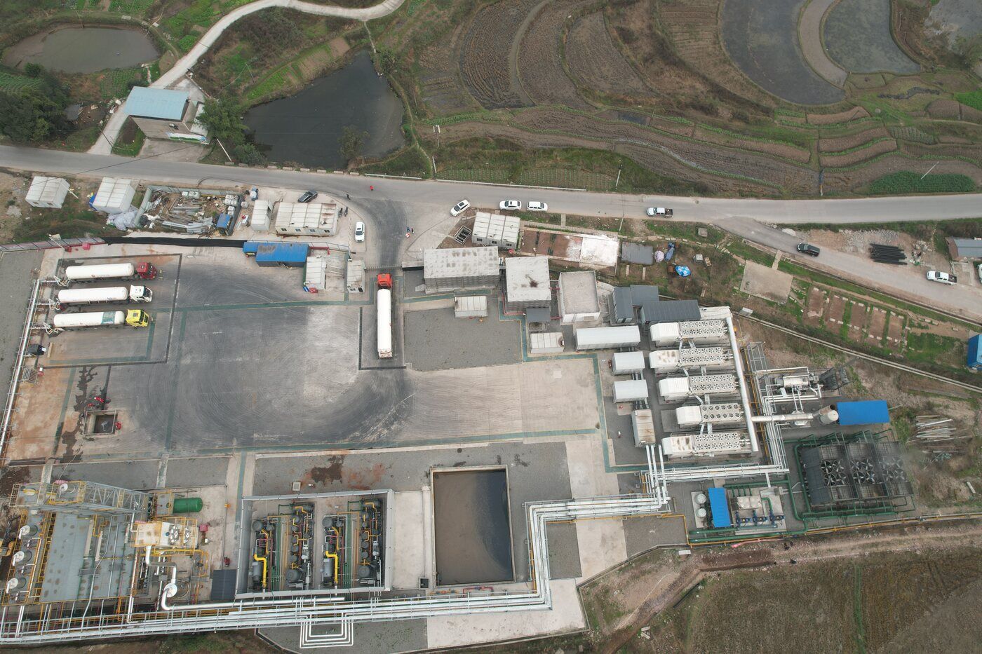 Modular small-scale LNG liquefaction plant
